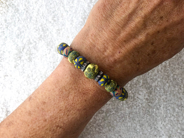 To amass power and influence in a group.